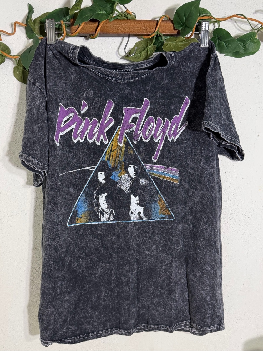 Pink Floyd Black Vintage-Style Graphic Tee with Purple Logo - Picture 2 of 4